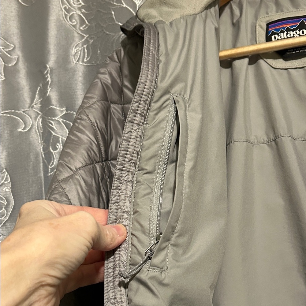 Patagonia Women's Silver Puffer Coat - Picture 7 of 8